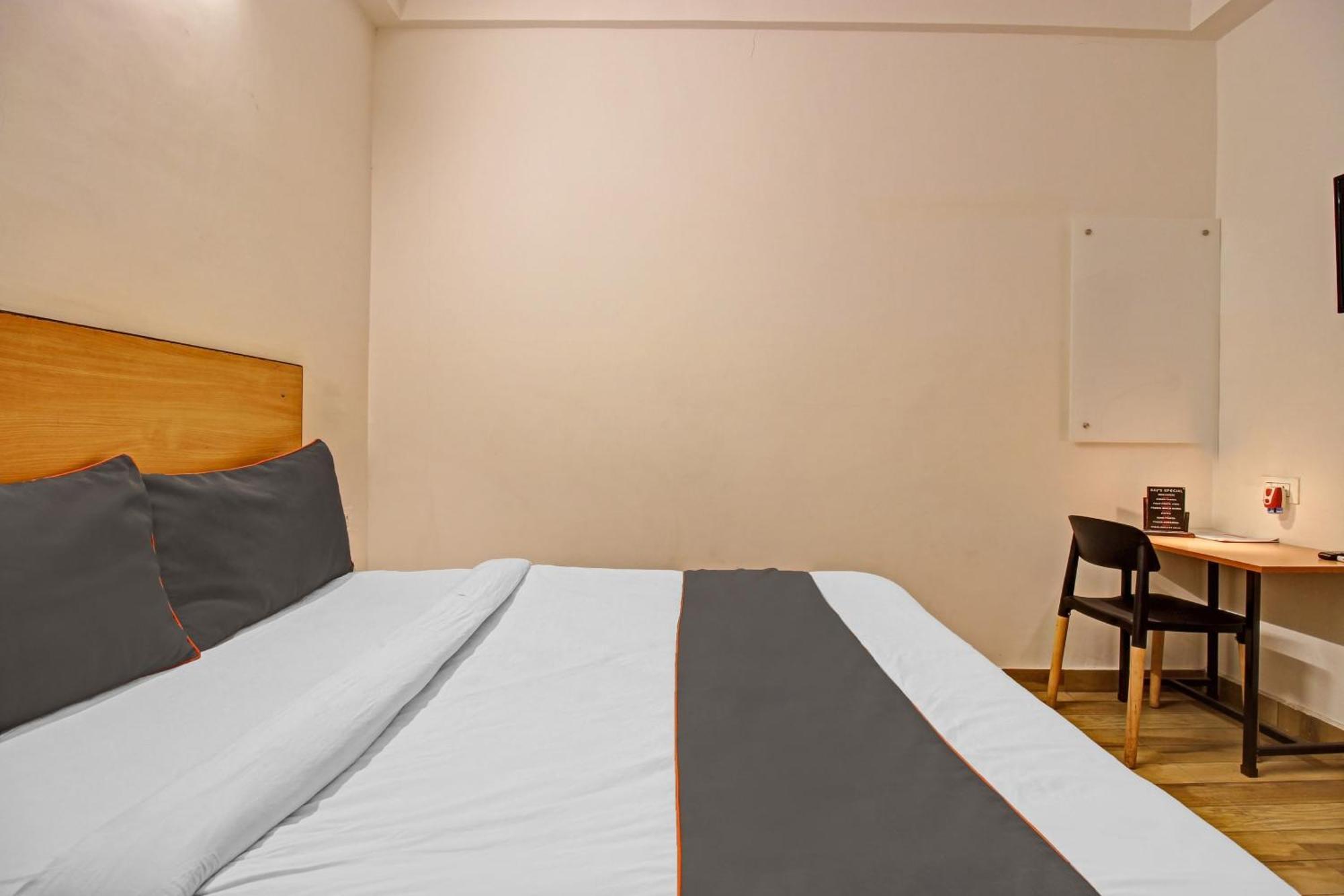 Super Townhouse Kachnar House Vikas Nagar Hotel Hasanganj Exterior photo