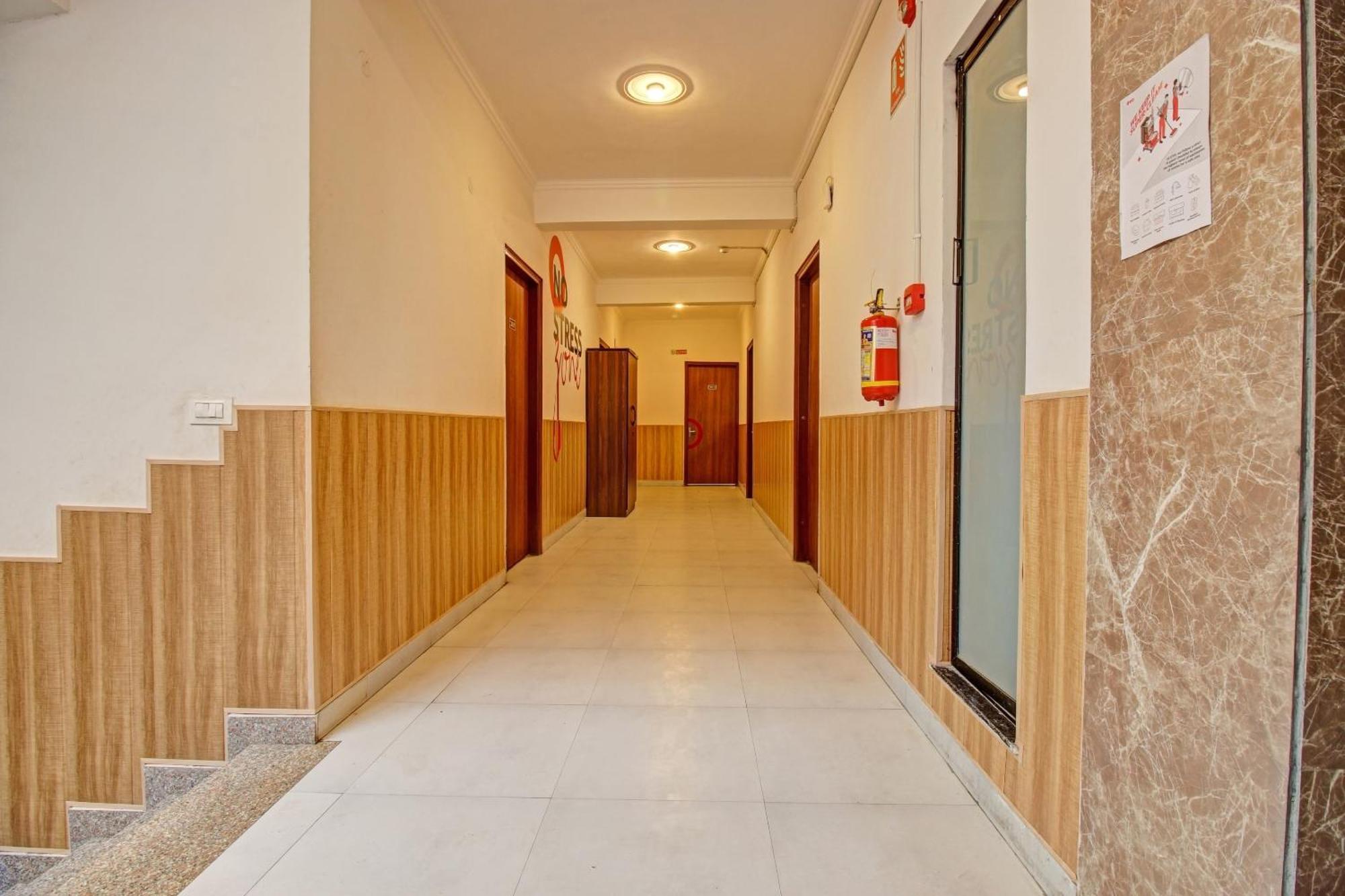 Super Townhouse Kachnar House Vikas Nagar Hotel Hasanganj Exterior photo