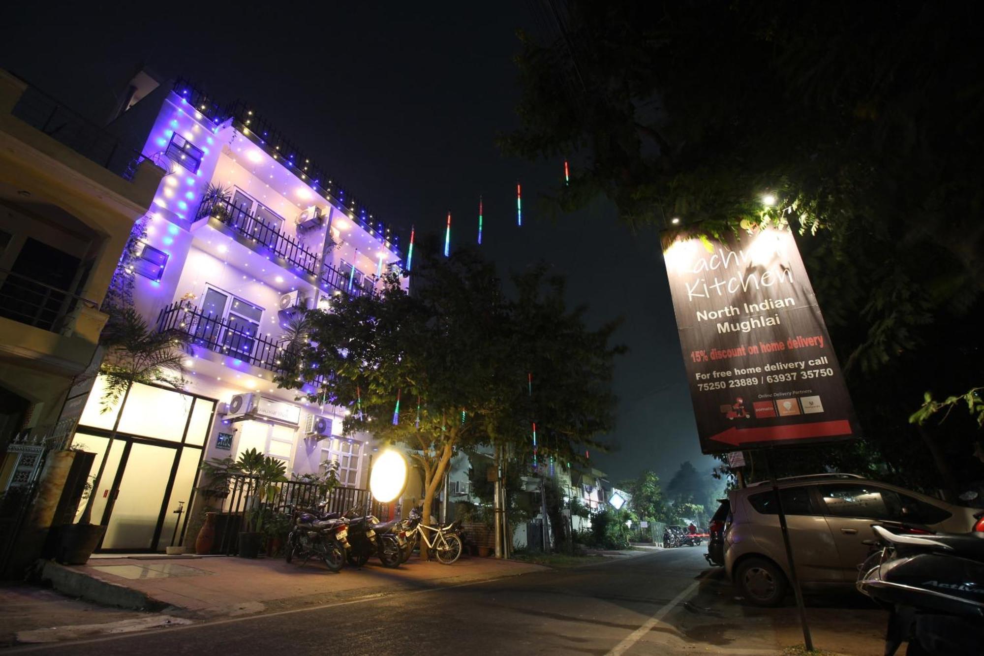 Super Townhouse Kachnar House Vikas Nagar Hotel Hasanganj Exterior photo